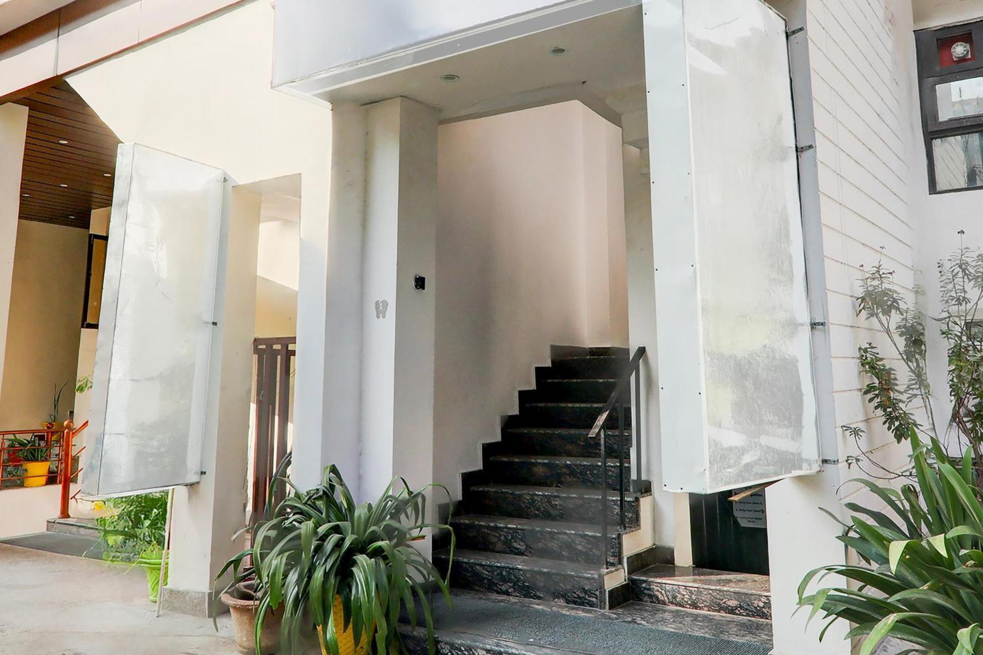Super Hotel O Insaf Nagar Munshipuliya Formerly Vibrant Chinhat Zewnętrze zdjęcie